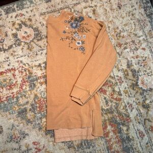 AE ‘Ahh-mazingly Soft’ Floral Embroidery Crewneck Tunic Sweatshirt